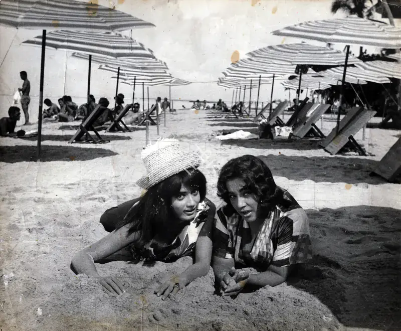 Singh, G. (Cinematographer), Around The World, 1967 | Photographic Still | CinemaEducation | 00883995
