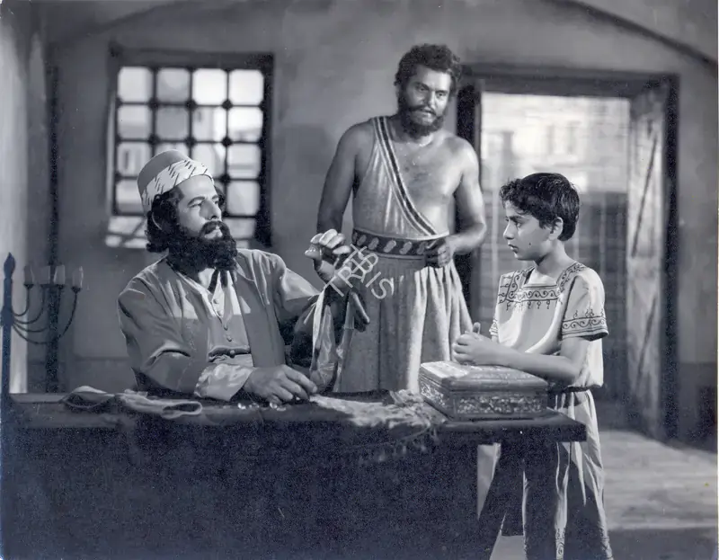 Gupta, Dilip (Cinematographer), Yahudi, 1958 | Photographic Still | CinemaEducation | 00888405