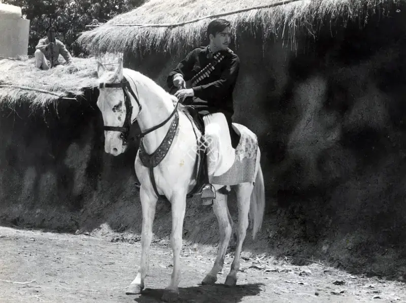 Bhattacharjee, Apurba (Cinematographer), Mujhe Jeene Do, 1963 | Photographic Still | CinemaEducation | 00886500