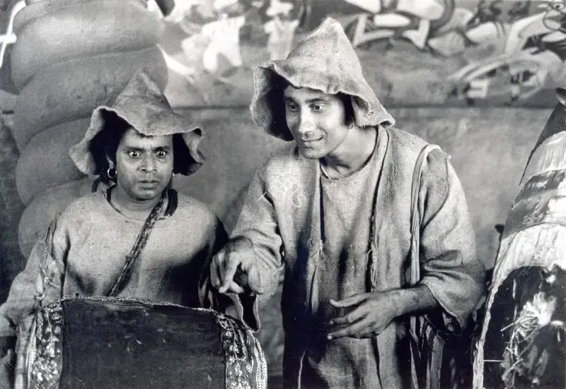 Roy, Soumendu (Cinematographer), Goopy Gyne Bagha Byne, 1969 | Photographic Still | CinemaEducation | 00891185