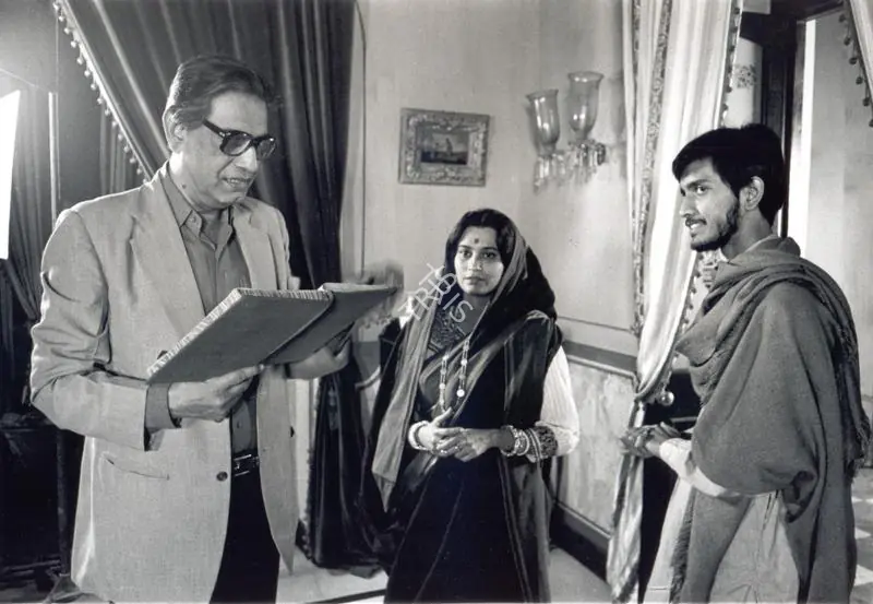 Ghosh, Nemai (Still Photographer), Ghare Baire, 1985 | Working Still | CinemaEducation | 00891565