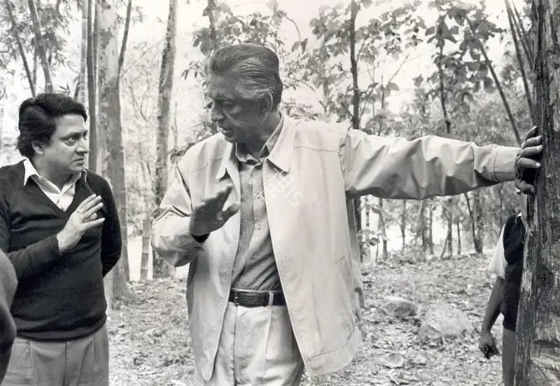 Ghosh, Nemai (Still Photographer), Shakha Proshakha, 1991 | Working Still | CinemaEducation | 00891630