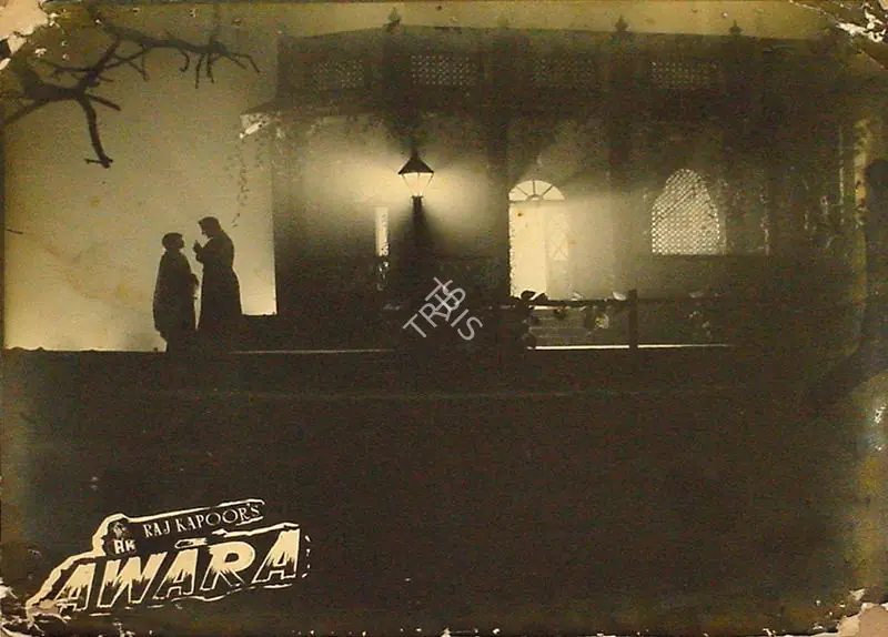 Karmakar, Radhu (Cinematographer), Awara, 1951 | Lobby Card | CinemaEducation | 00809748