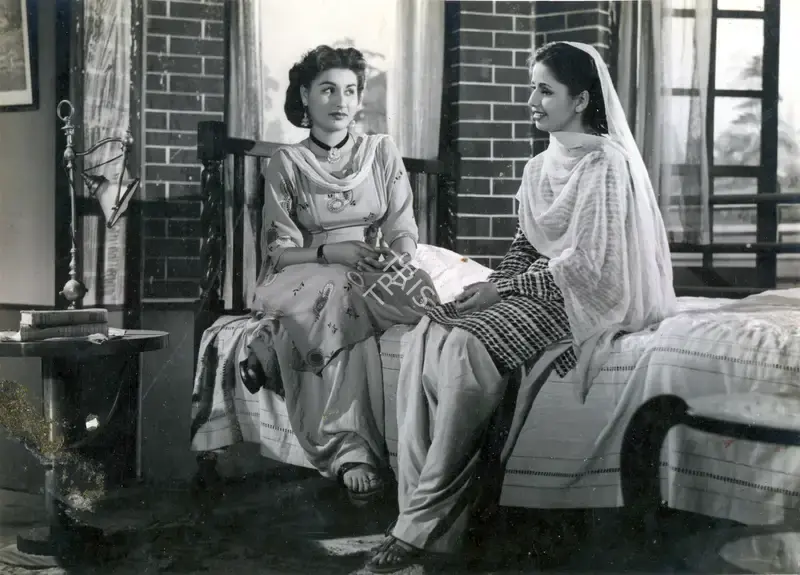 Kashyap, D.D. (Director), Naya Ghar, 1953 | Photographic Still | CinemaEducation | 00886619
