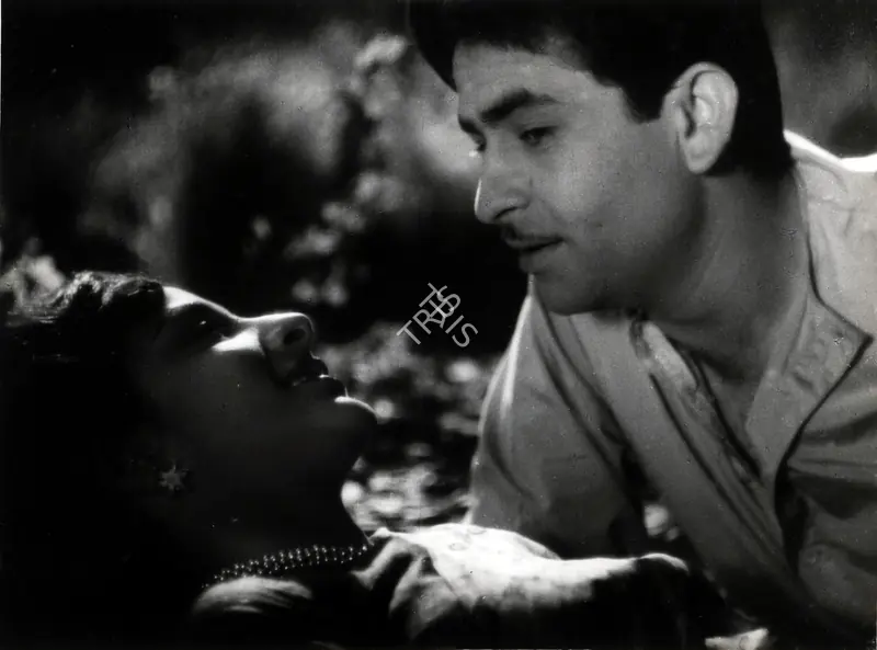 Reddy, V.N. (Cinematographer), Aag, 1948 | Photographic Still | CinemaEducation | 00883696