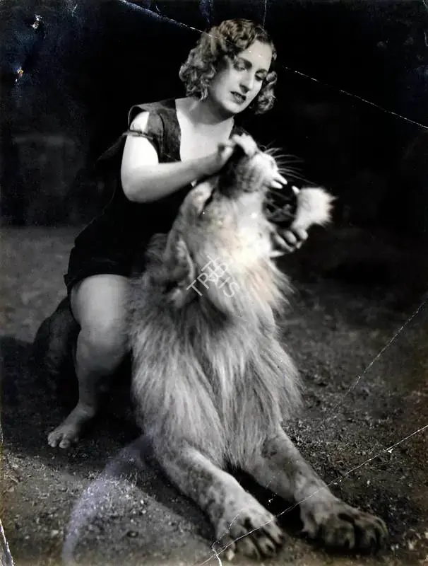 Wadia, Homi (Director), Jungle Princess, 1942 | Photographic Still | CinemaEducation | 00885786