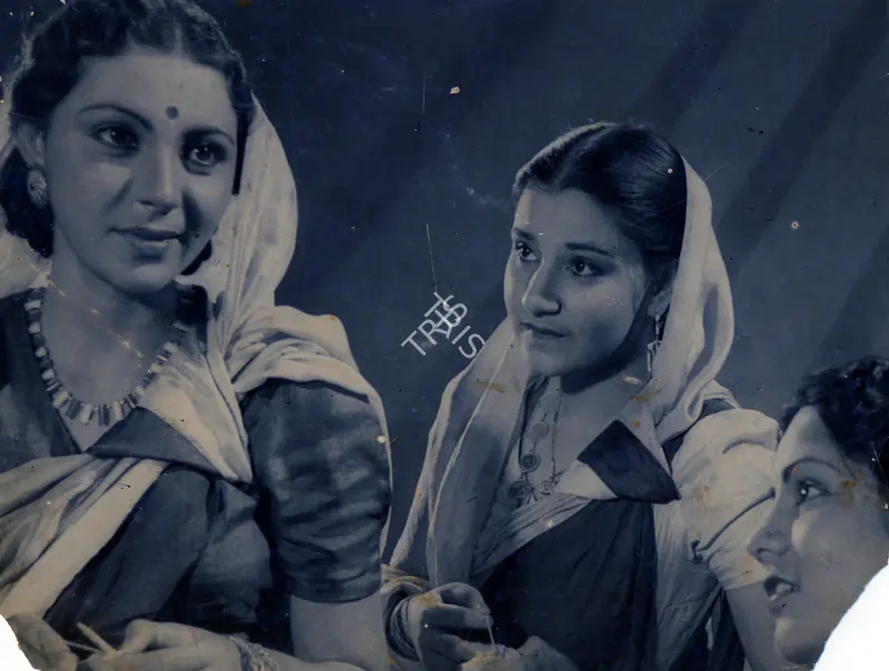 Pai, Surendra (Cinematographer), Hum Ek Hain, 1946 | Photographic Still | CinemaEducation | 00885531