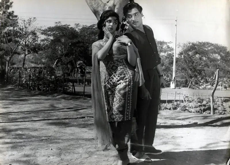 Kishor, Jugal (Producer), Faisla, 1965 | Photographic Still | CinemaEducation | 00885191