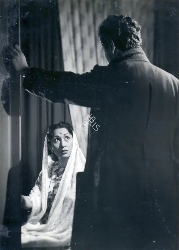 Abbas, Khwaja Ahmad (Producer), Sheeshe Ki Diwar, 1954 | Photographic Still | CinemaEducation | 00888439