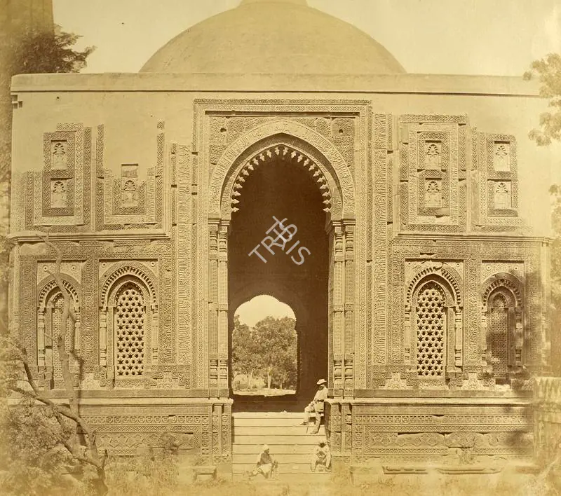 Beato, Felice (Photographer). Kootub, Delhi - India after Mutiny. Albumen print hinged on thin paper, 1858-1859 | Antiquarian Photograph | Photography | 00116319