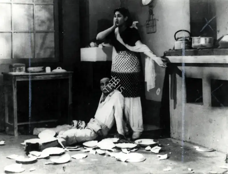 Shorey, Roop K. (Director), Ek Thi Ladki, 1949 | Photographic Still | CinemaEducation | 00885188