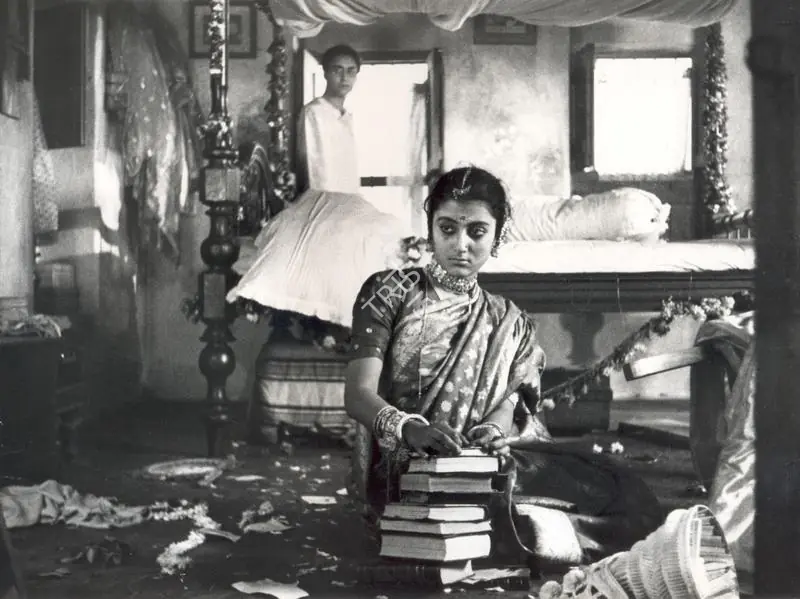 Roy, Soumendu (Cinematographer), Teen Kanya, 1961 | Photographic Still | CinemaEducation | 00891503