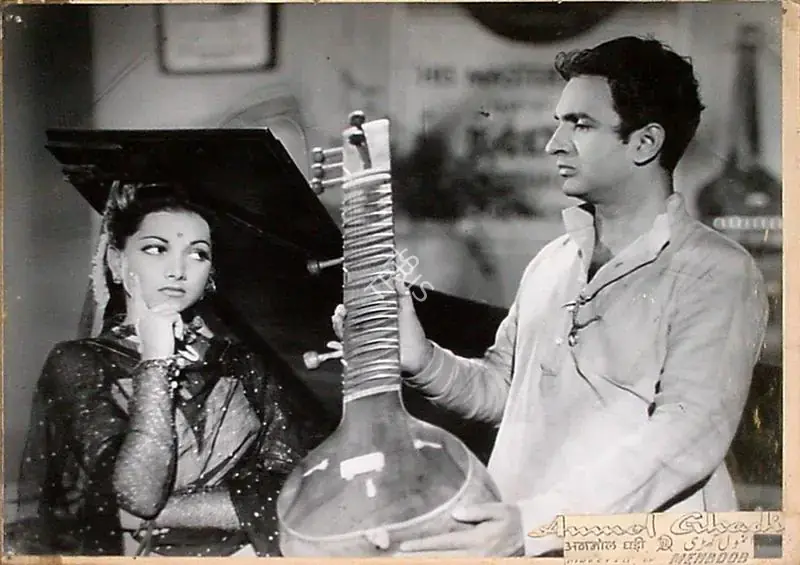 Irani, Faredoon A. (Cinematographer), Anmol Ghadi, 1946 | Lobby Card | CinemaEducation | 00809404