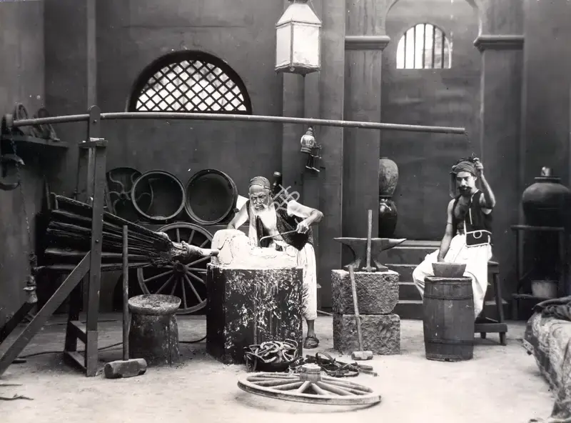 Karani, Pesi (Director), Dagabaz Ashak, 1932 | Photographic Still | CinemaEducation | 00884789