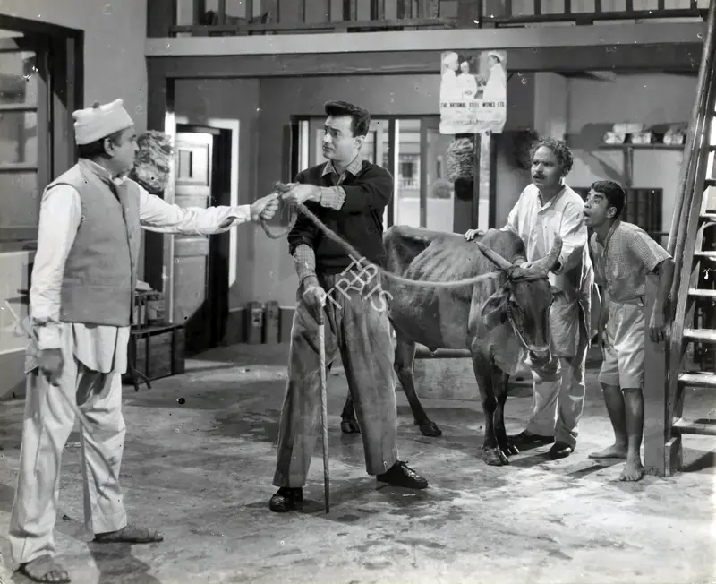 Kale, G (Cinematographer), Ek Ke Baad Ek, 1960 | Photographic Still | CinemaEducation | 00885147