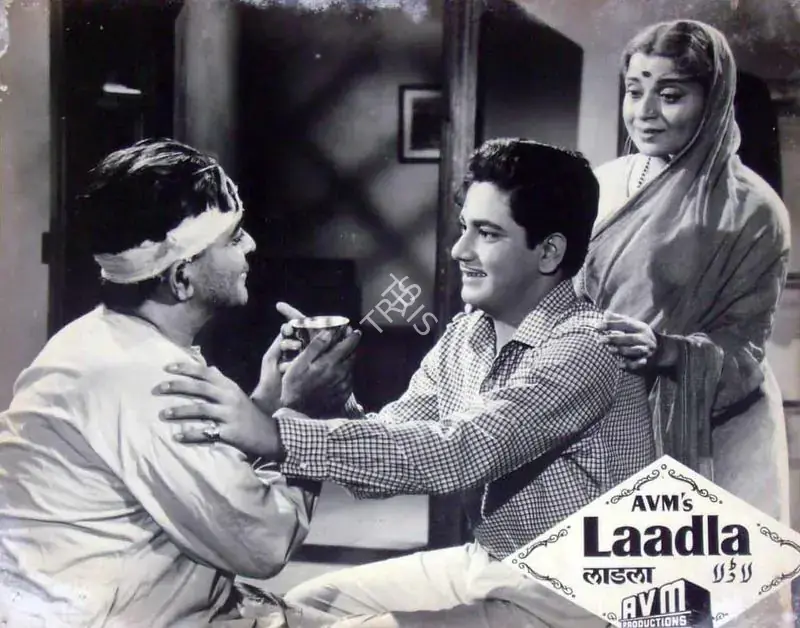Rajagopal, D. (Cinematographer), Laadla, 1966 | Lobby Card | CinemaEducation | 00819267