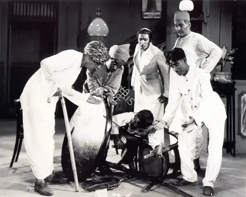 Gidwani, Moti B. (Director), Gulam Daku, 1936 | Photographic Still | CinemaEducation | 00885409