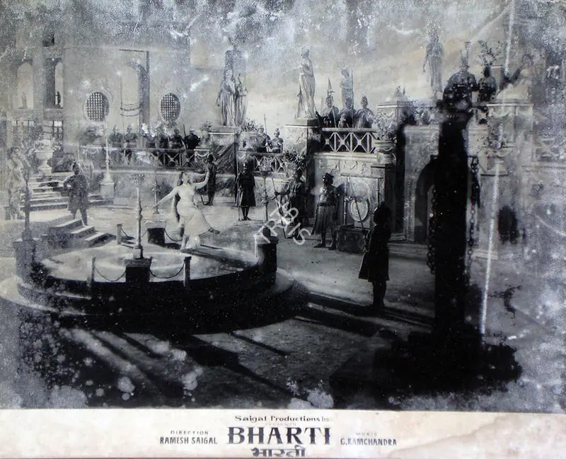 Saigal, Ramesh (Director), Bharti, 1956 | Lobby Card | CinemaEducation | 00816085