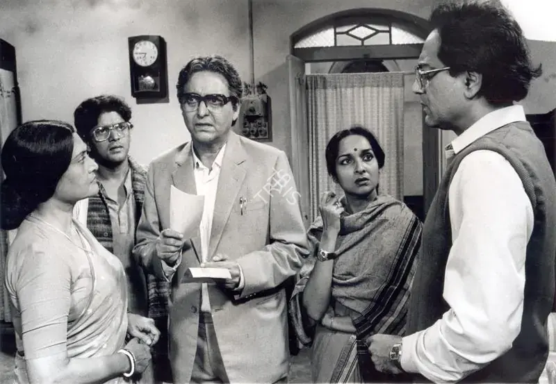 Malik, Ravi (Cinematographer), Ganashatru, 1990 | Photographic Still | CinemaEducation | 00891123