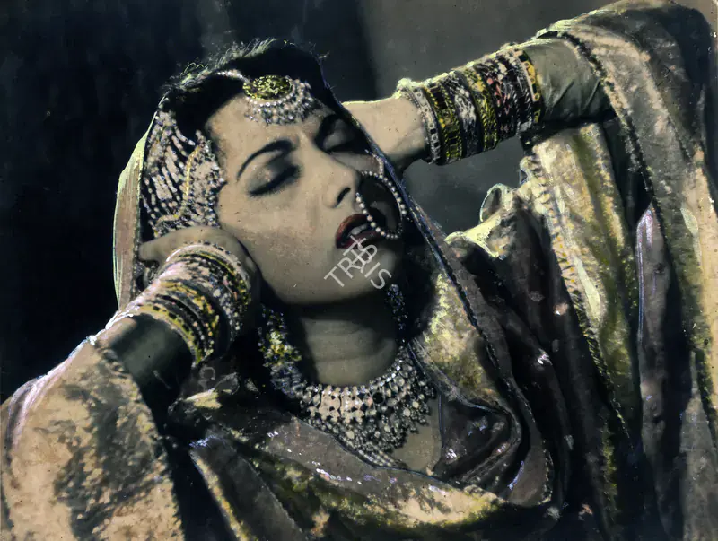 Avadhut, V. (Cinematographer), Mirza Ghalib, 1954 | Photographic Still | CinemaEducation | 00886377