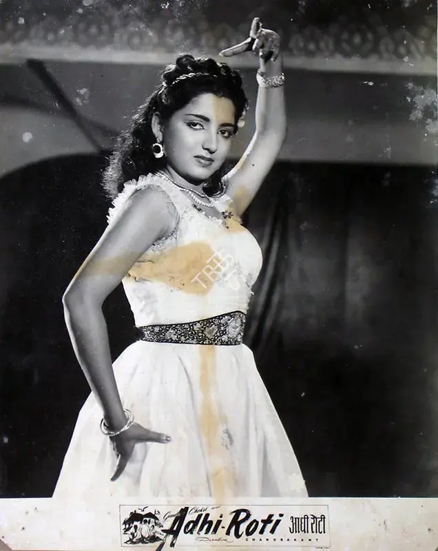 Chokshi, Vallabh (Producer), Adhi Roti, 1957 | Lobby Card | CinemaEducation | 00829374