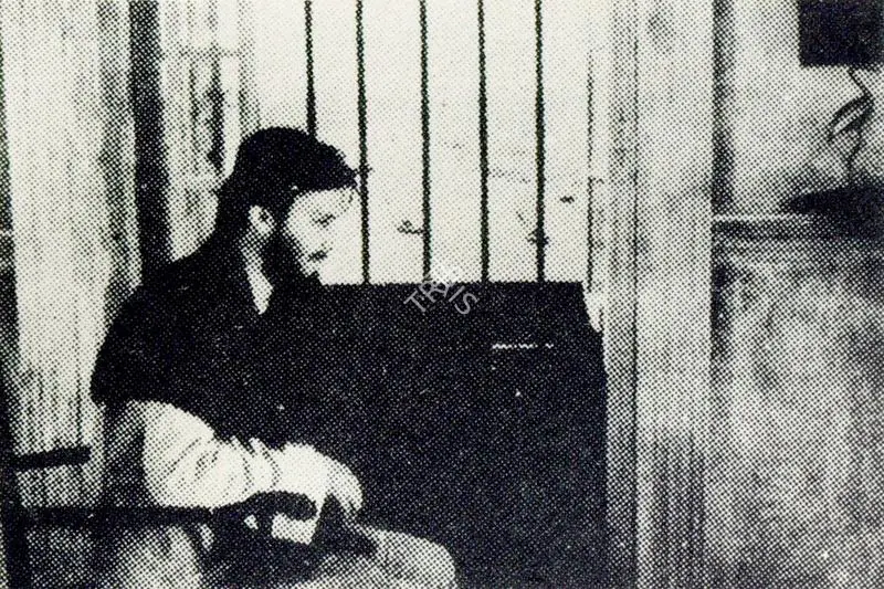 Mitra, Subrata (Cinematographer), Apur Sansar, 1959. Historical Affect : Apu grieving : Apur Sansar | Photographic Still, Journal of Arts & Ideas, January 1993 | CinemaEducation | 00710327