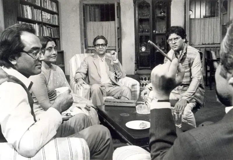 Malik, Ravi (Cinematographer), Ganashatru, 1990 | Photographic Still | CinemaEducation | 00891122