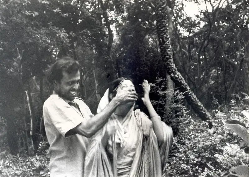 Roy, Soumendu (Cinematographer), Ashani Sanket, 1973 | Photographic Still | CinemaEducation | 00891038