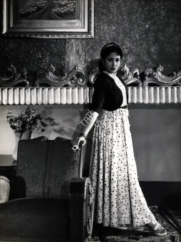 Malhotra, Prakash (Cinematographer), Mem Sahib, 1956 | Photographic Still | CinemaEducation | 00886300