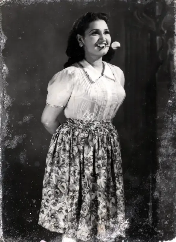 Issac, P. (Cinematographer), Jugnu, 1947 | Photographic Still | CinemaEducation | 00885779