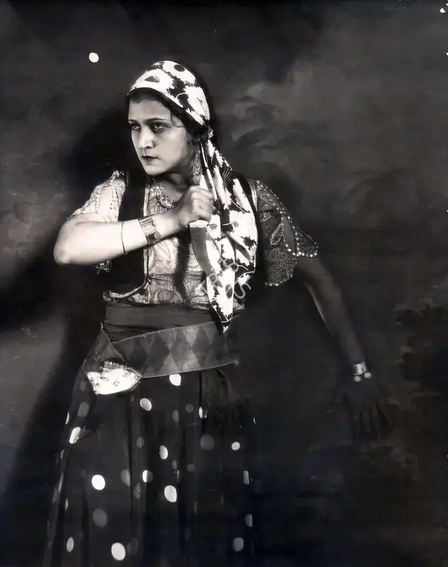 Gidwani, Moti B. (Director), Daku Ki Ladki, 1933 | Photographic Still | CinemaEducation | 00884823