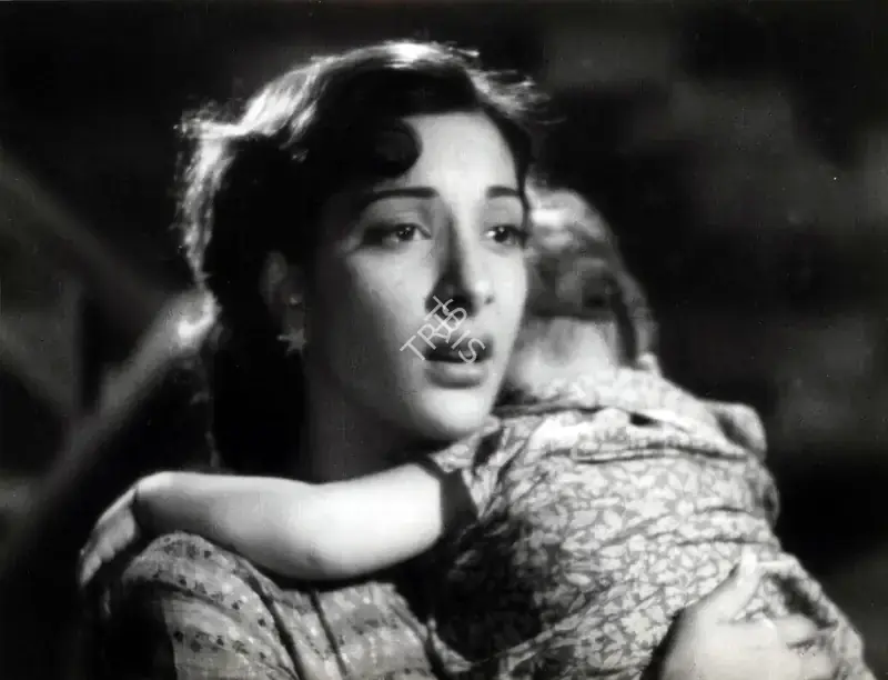 Reddy, V.N. (Cinematographer), Aag, 1948 | Photographic Still | CinemaEducation | 00883695