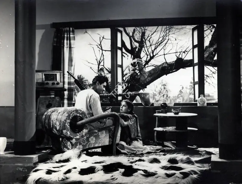 Majumdar, Phani (Director), Hum Bhi Insan Hai, 1948 | Photographic Still | CinemaEducation | 00885525