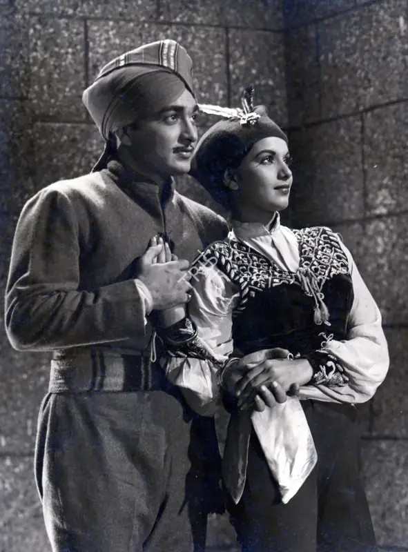 Punatar, Ratibhai (Director), Bahadur, 1953 | Photographic Still | CinemaEducation | 00884134