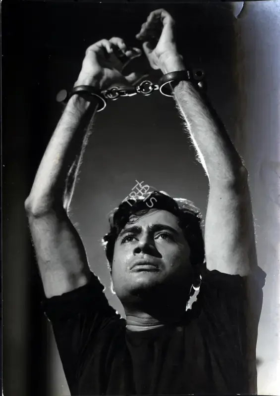 Murthy, V.K. (Cinematographer), C I D, 1956 | Photographic Still | CinemaEducation | 00884560