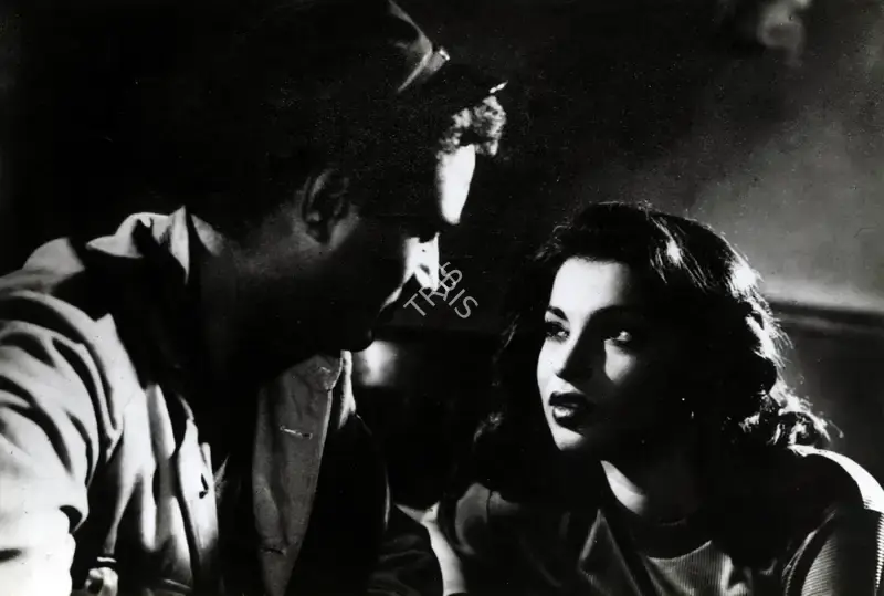 Ratra, V. (Cinematographer), Taxi Driver, 1954 | Photographic Still | CinemaEducation | 00887730
