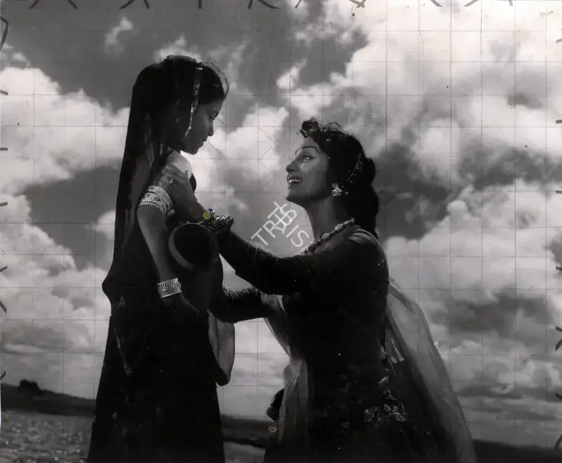 Bhattacharjee, Apurba (Cinematographer), Mujhe Jeene Do, 1963 | Photographic Still | CinemaEducation | 00886513