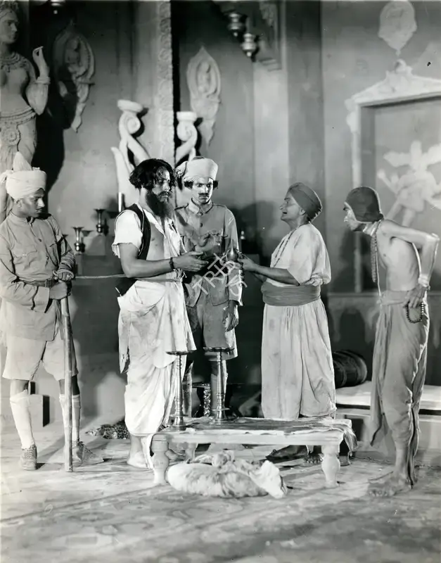 Gidwani, Moti B. (Director), Gulam Daku, 1936 | Photographic Still | CinemaEducation | 00885419