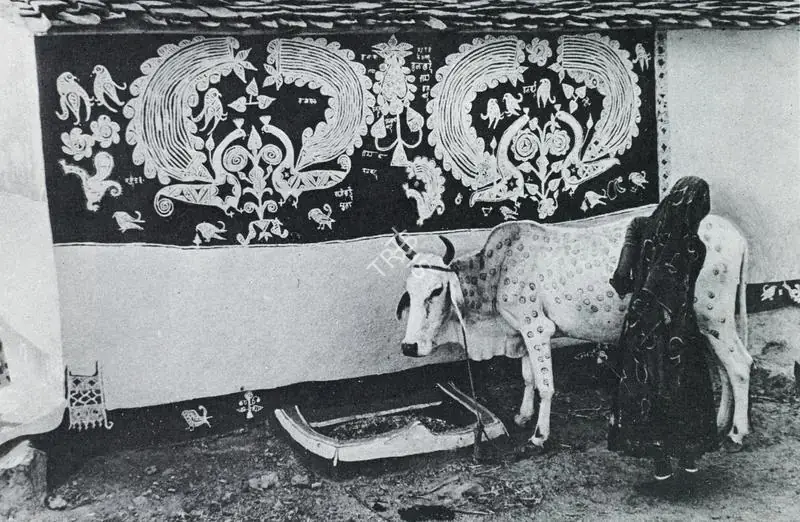 Bhatt, Jyoti (Photographer). Woman Decorating Ox, Rajasthan. 1988 | Contemporary Photograph, Art Heritage, 1994-1995 | FineArts | 00529935