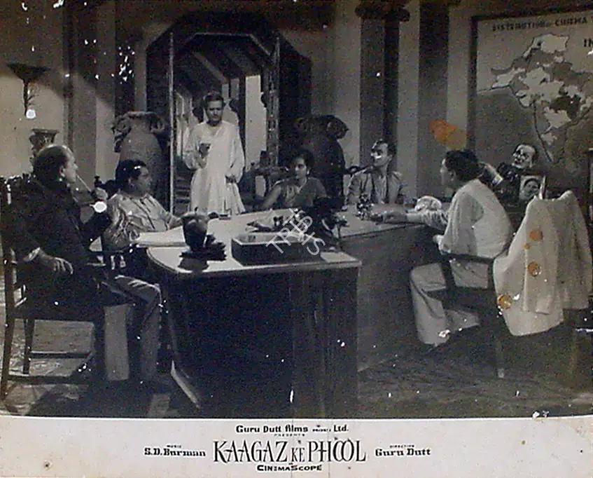Murthy, V.K. (Cinematographer), Kaagaz Ke Phool, 1959 | Lobby Card | CinemaEducation | 00818577