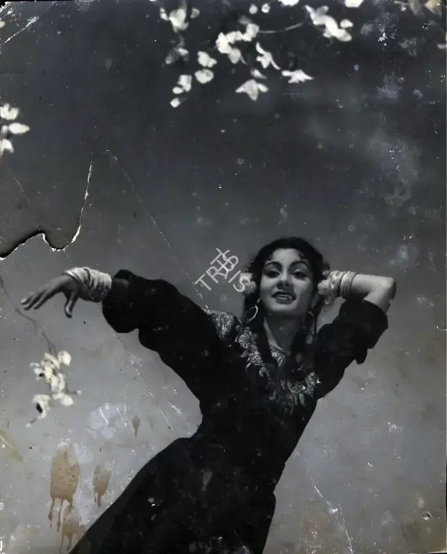 Mistry, Jal (Cinematographer), Barsaat, 1949 | Photographic Still | CinemaEducation | 00884301