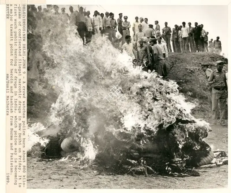 Malhotra, Sunil (Photographer). Del02: Drugs: New Delhi, June 9. Photographic Print, 1989 | Contemporary Photograph | Photography | 00114716