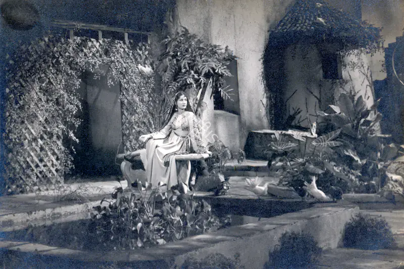 Gupta, Dilip (Cinematographer), Yahudi, 1958 | Photographic Still | CinemaEducation | 00888402