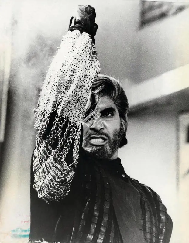 Anand, Bittu (Producer), Shahenshah, 1988 | Photographic Still | CinemaEducation | 00762305