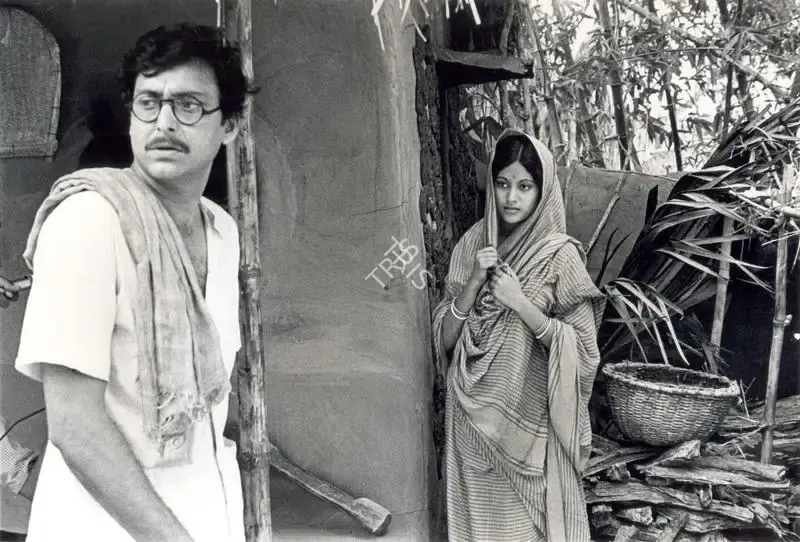 Roy, Soumendu (Cinematographer), Ashani Sanket, 1973 | Photographic Still | CinemaEducation | 00891032
