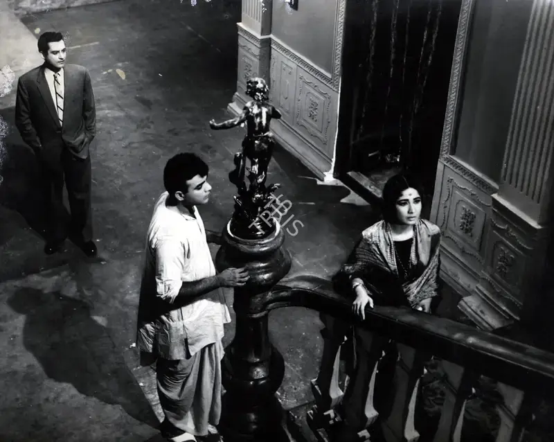 Pathare, Jaywant (Cinematographer), Sanjh Aur Savera, 1964 | Photographic Still | CinemaEducation | 00834184