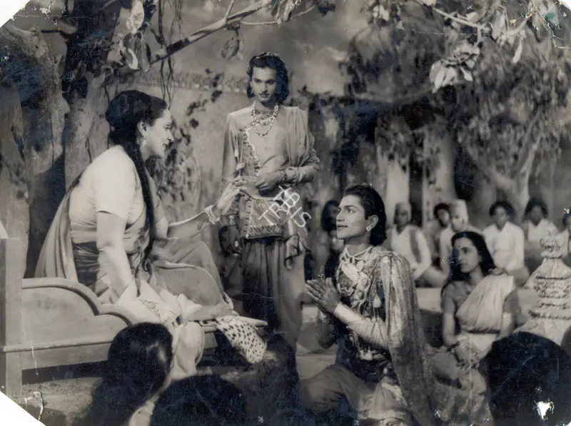Neelkanth, M. (Director), Malti Madhav, 1951 | Photographic Still | CinemaEducation | 00886191