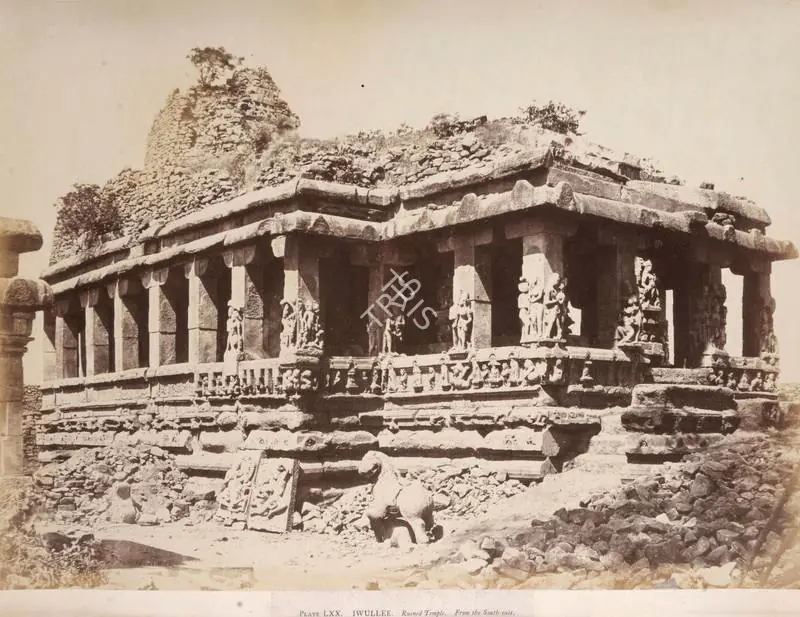 Biggs, Colonel Thomas (Photographer). Iwullee. Ruined Temple. From the South-east - From the album "Architecture in Dharwar and Mysore Published by John Murray. London 1866. Photographs by Dr. William Henry Pigou, Dr. Andrew c.Neill and Col. Thomas Biggs with an historical and descriptive memoir by Colonel Meadows Taylor and  architectural notes by James Fergusson". Albumen print pasted on mount, c.1855 | Antiquarian Photograph | Photography | 00115071