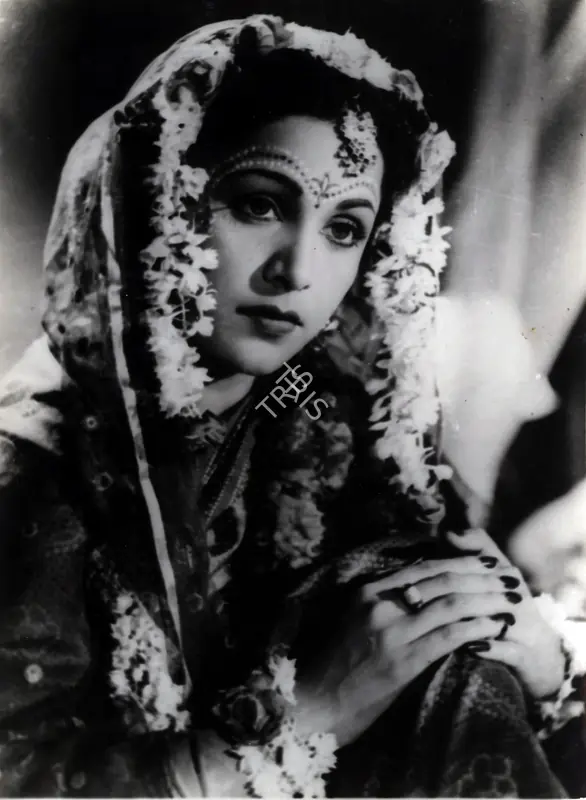 Reddy, V.N. (Cinematographer), Aag, 1948 | Photographic Still | CinemaEducation | 00883683