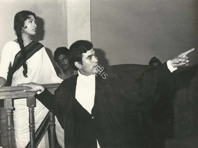 Kabir, N. (Producer), Badnam Farishte, 1971 | Photographic Still | CinemaEducation | 00890825